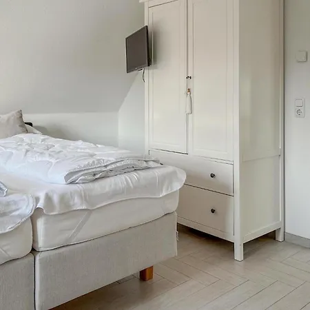 2 Bedroom Awesome In Nyaraló Dassow